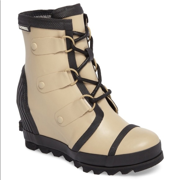 Sorel Beige and Black Winter Boots - Picture 3 of 10